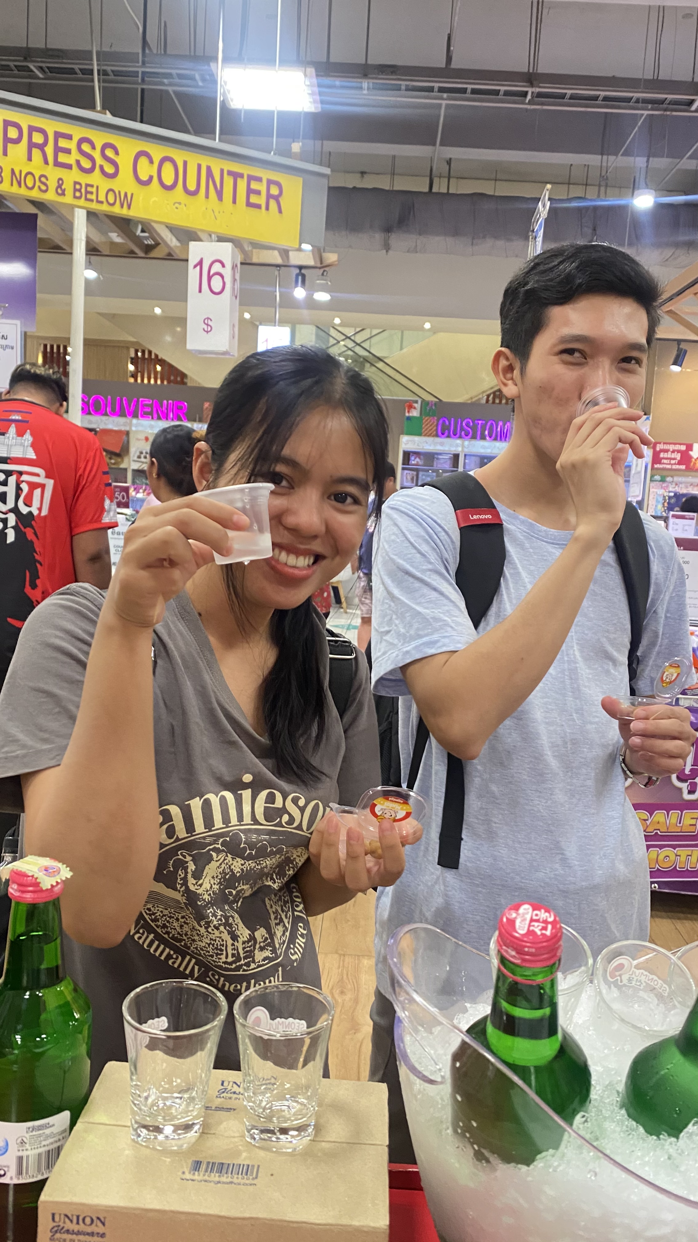 Seonmul wine tasting engagement at AEON Mall 1 by Siam Winery